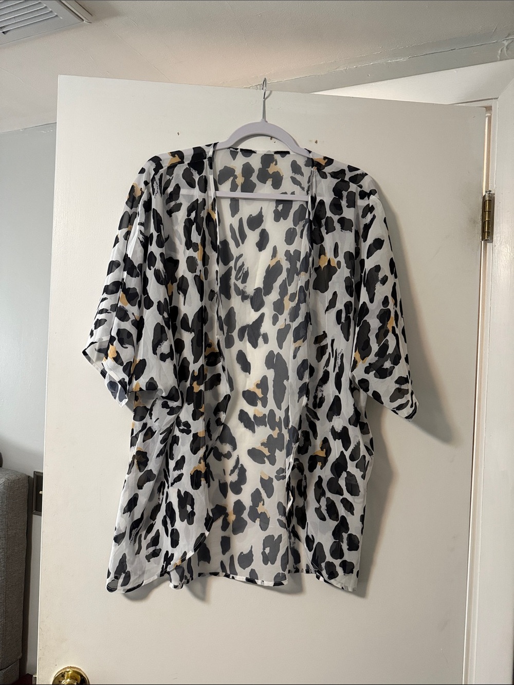 Lightweight Leopard Print Open Kimono - White, Black & Tan One Size